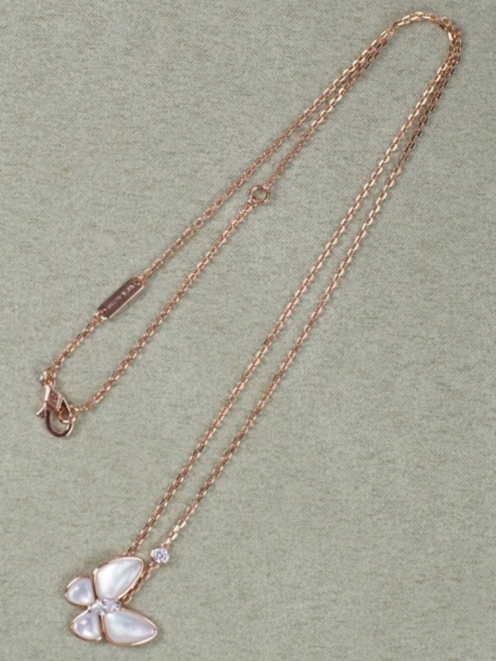 🦋 Van Cleef & Arpels White Butterfly Necklace